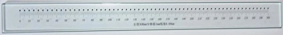 锐华光学画册中的玻璃线纹尺展示视觉